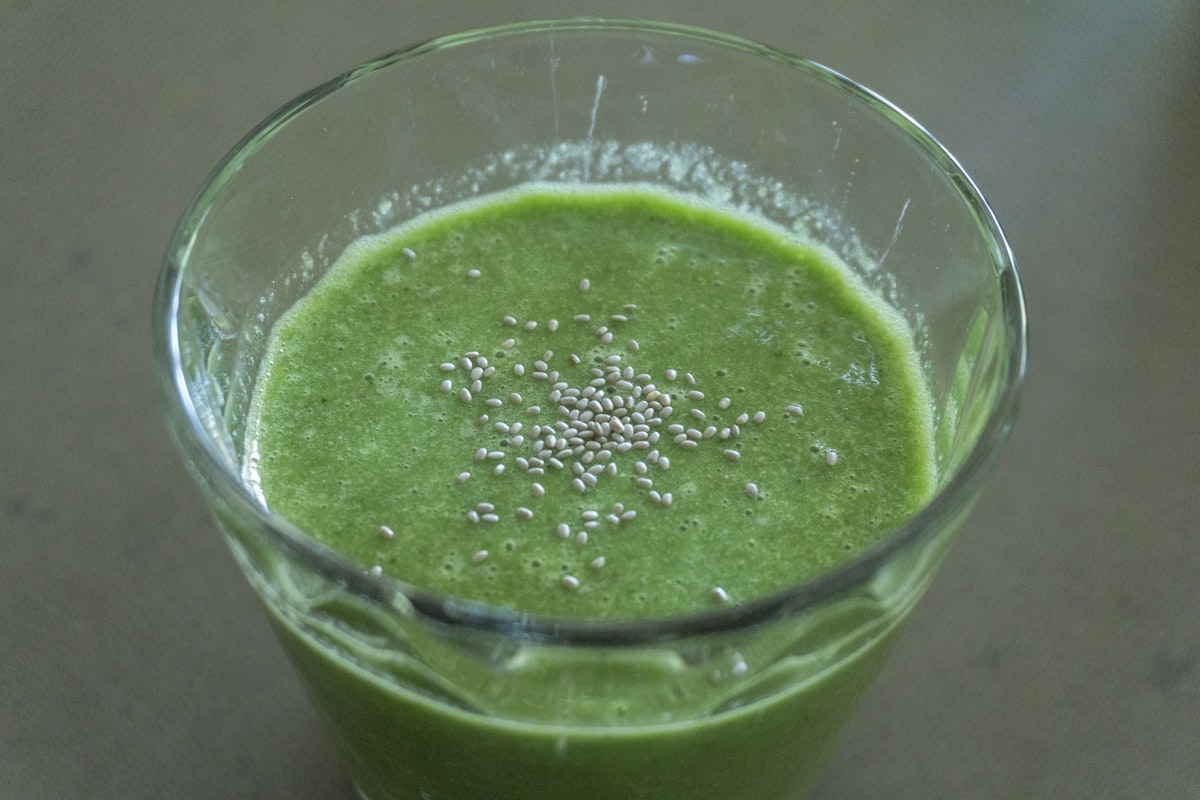 Healthy energy-boosting meal with fresh vegetables and whole grains